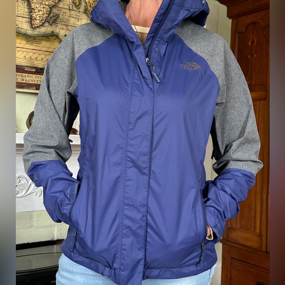 The North Face jacket / size small / lightweight